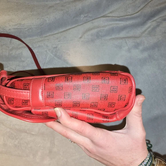 Gitano Vintage 80s Red Vinyl Crossbody Bag - Picture 7 of 12